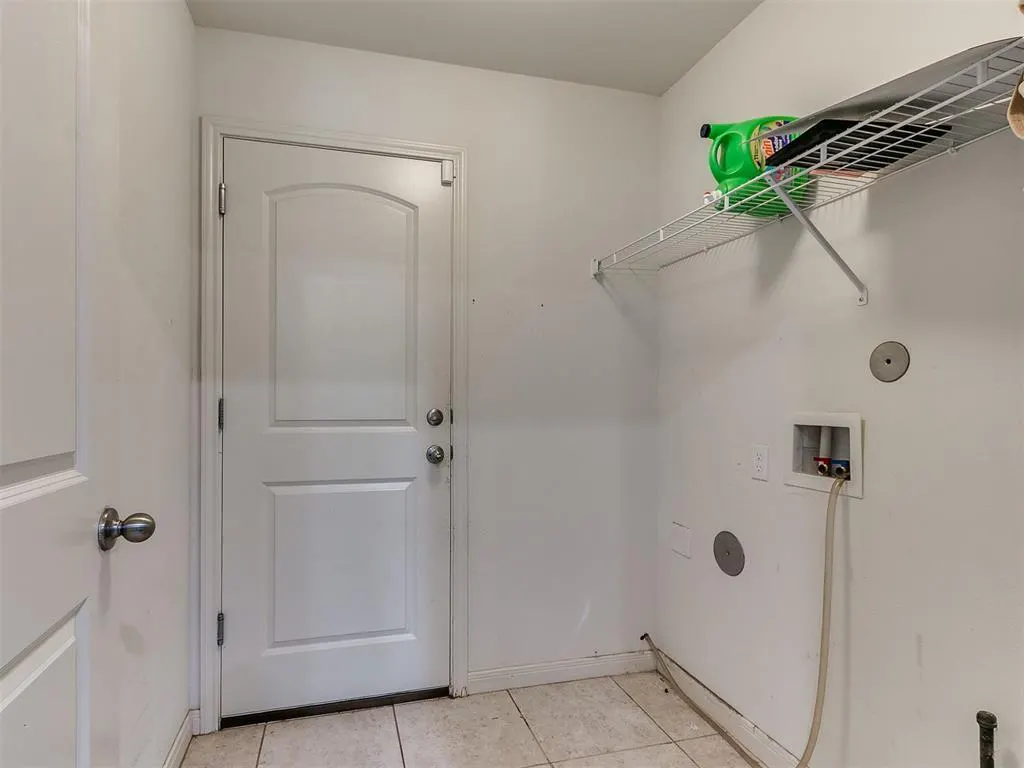 Photo 24 — 10812 SW 33rd, Yukon, OK 73099