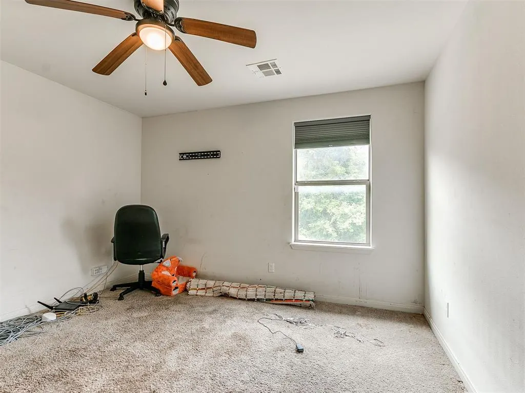 Photo 28 — 10812 SW 33rd, Yukon, OK 73099
