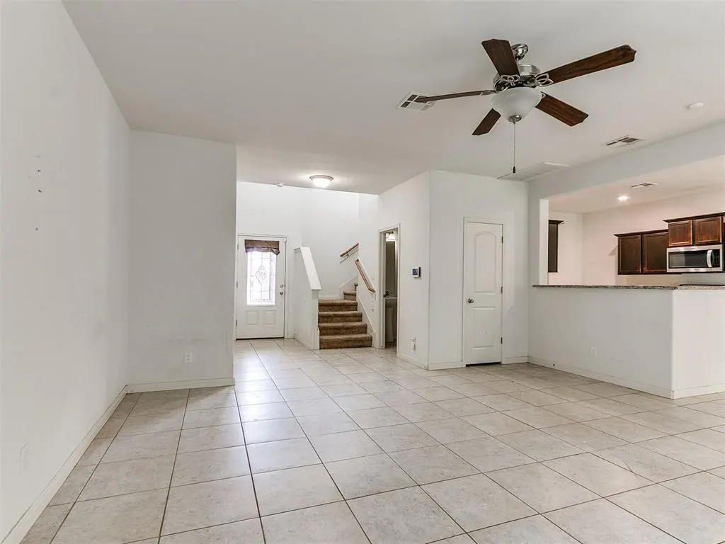 Photo 9 — 10812 SW 33rd, Yukon, OK 73099