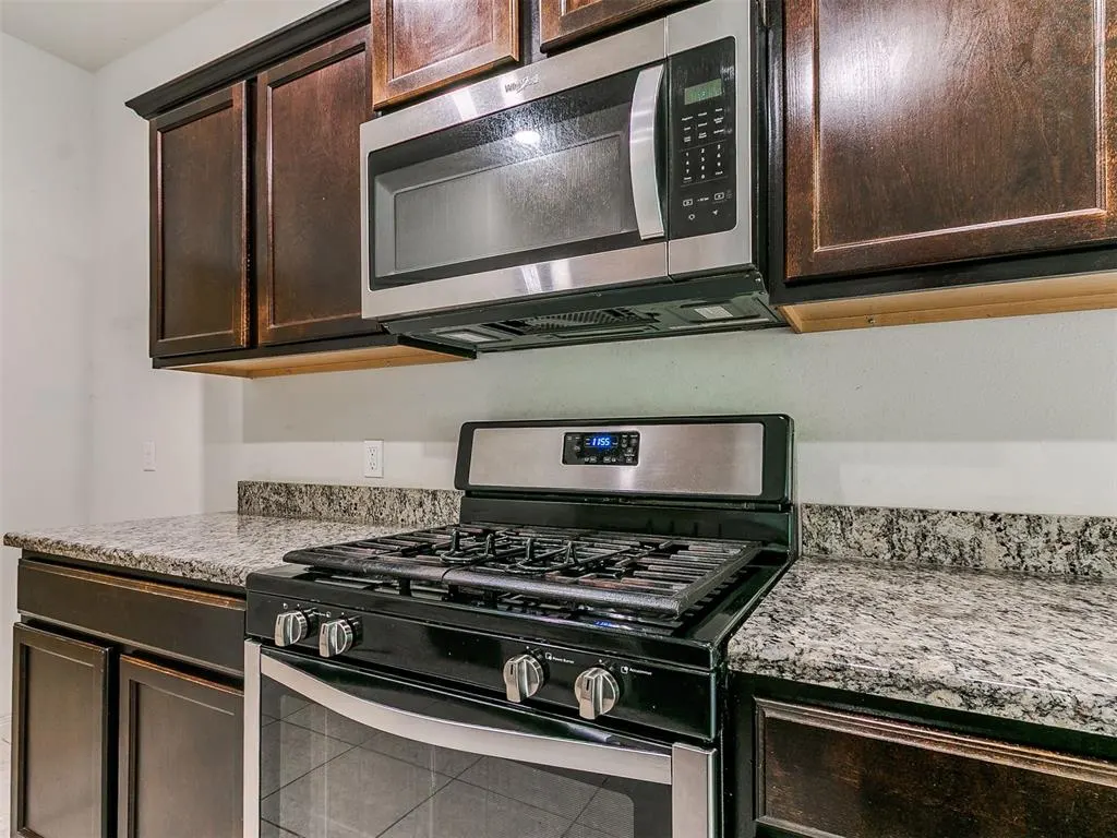 Photo 14 — 10812 SW 33rd, Yukon, OK 73099