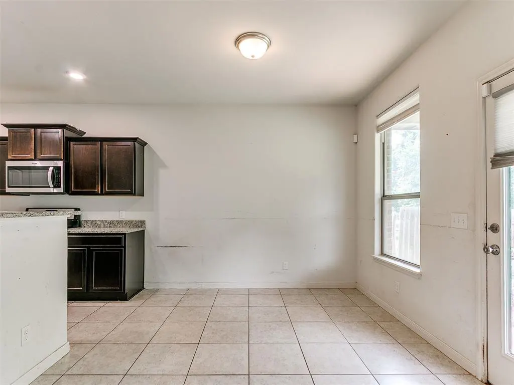Photo 15 — 10812 SW 33rd, Yukon, OK 73099