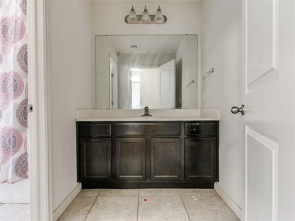 Photo 34 — 10812 SW 33rd, Yukon, OK 73099