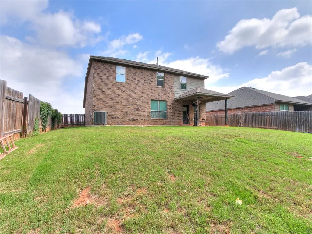 Photo 37 — 10812 SW 33rd, Yukon, OK 73099