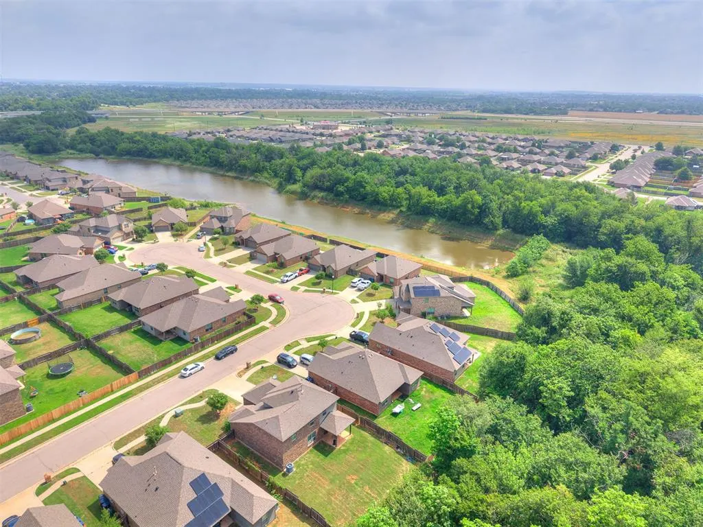 Photo 39 — 10812 SW 33rd, Yukon, OK 73099