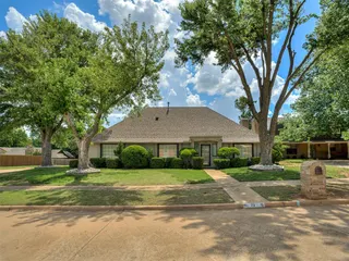 Sold home at 711 Landsdowne Court