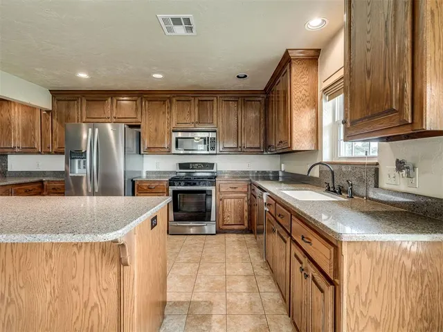 Photo 8 — 5740 Willow Brook Lane, Norman, OK 73069