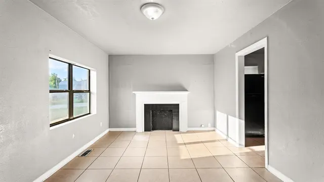 Photo 5 — 2212 Miramar Boulevard, Oklahoma City, OK 73111