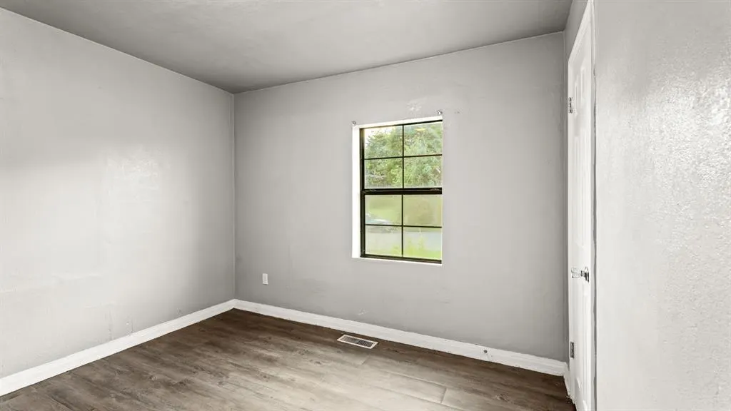 Photo 14 — 2212 Miramar Boulevard, Oklahoma City, OK 73111