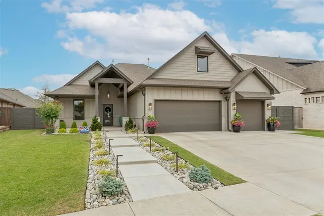 Photo 2 — 2004 Aminas Way, Yukon, OK 73099