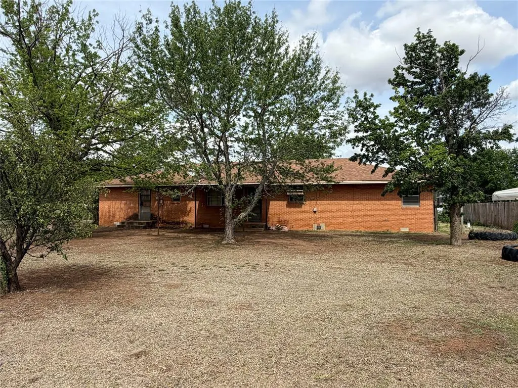 Photo 3 — 210 S 6th Street, Sentinel, OK 73664