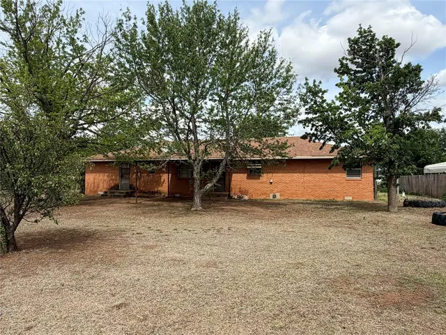 Photo 3 — 210 S 6th Street, Sentinel, OK 73664