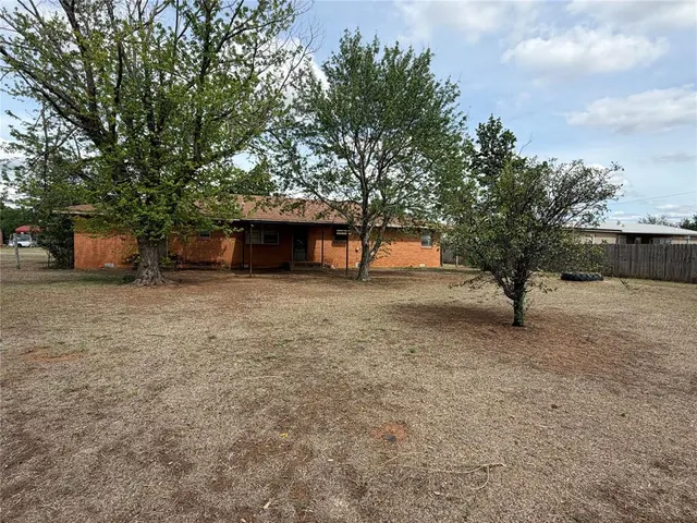 Photo 5 — 210 S 6th Street, Sentinel, OK 73664