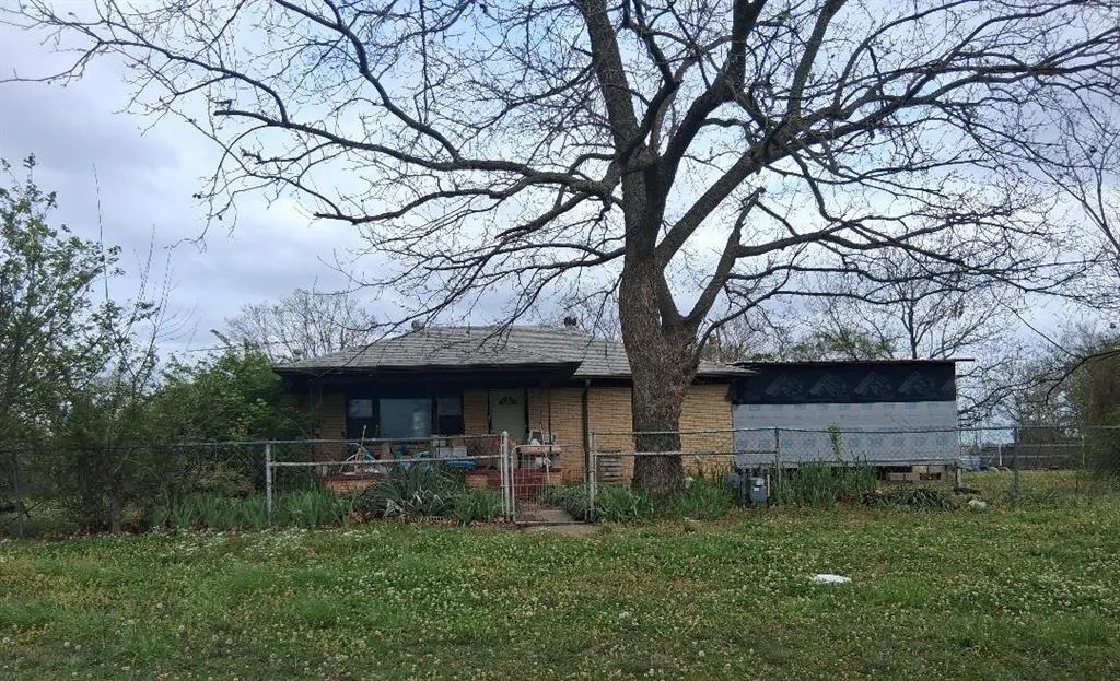 Front exterior — 622 N Lake Avenue, Davenport, OK 74026