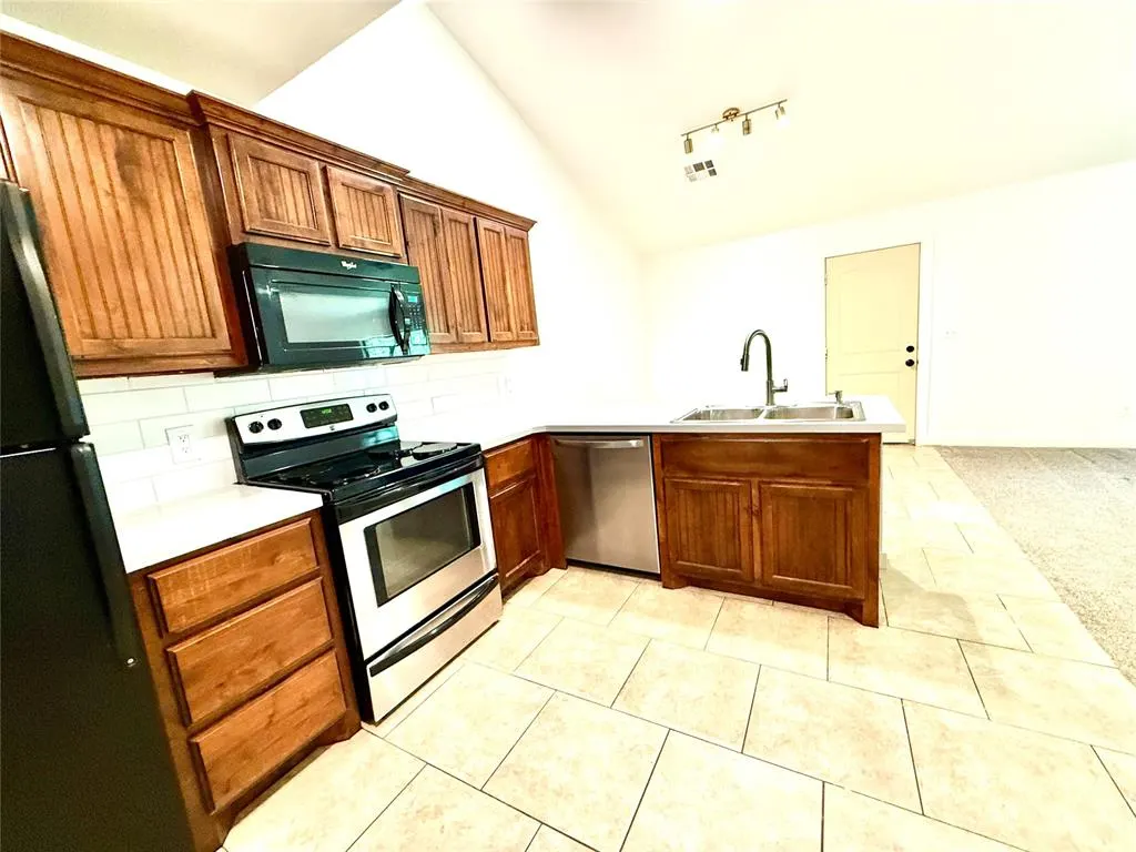 Photo 6 — 923 N Summer Tree Drive, Ada, OK 74820