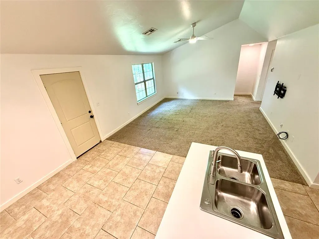 Photo 8 — 923 N Summer Tree Drive, Ada, OK 74820