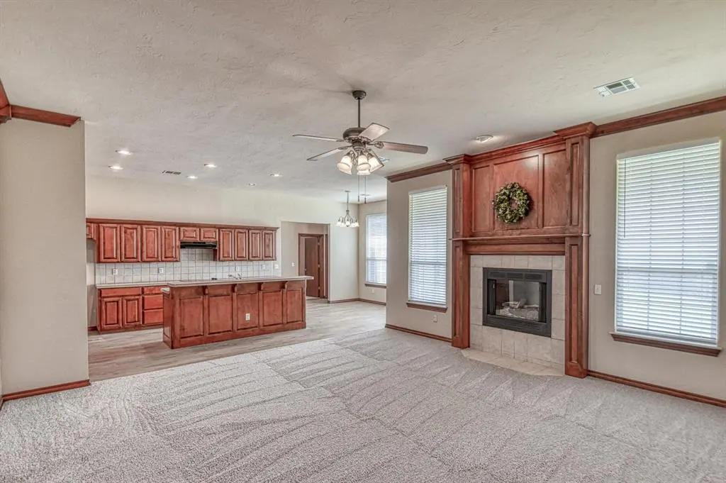 Photo 5 — 9605 S Hillcrest Drive, Oklahoma City, OK 73159