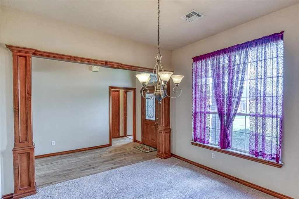 Photo 14 — 9605 S Hillcrest Drive, Oklahoma City, OK 73159