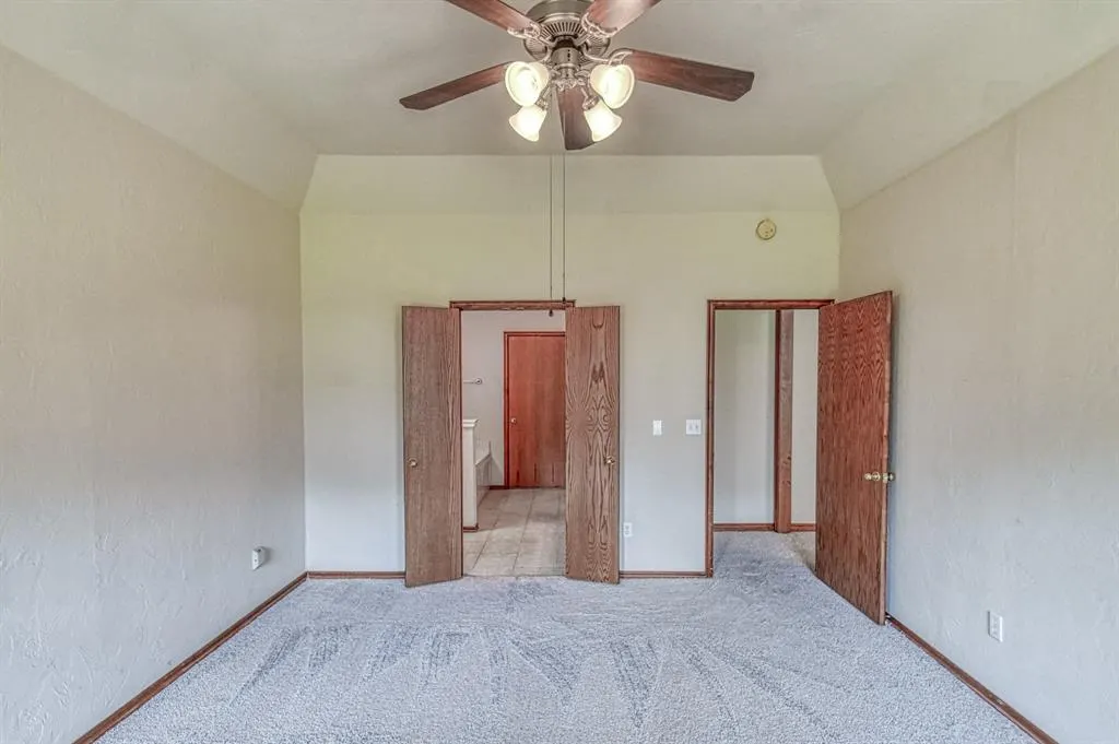 Photo 16 — 9605 S Hillcrest Drive, Oklahoma City, OK 73159