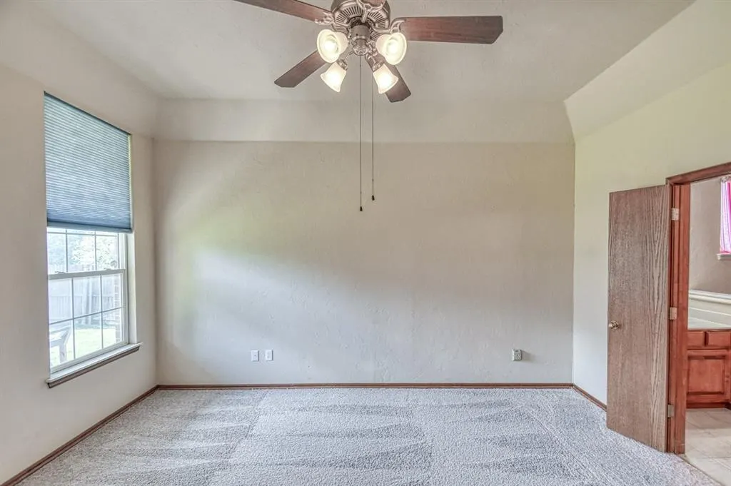 Photo 17 — 9605 S Hillcrest Drive, Oklahoma City, OK 73159