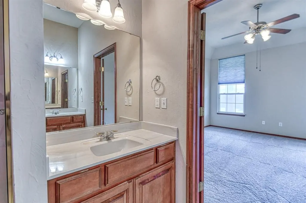 Photo 19 — 9605 S Hillcrest Drive, Oklahoma City, OK 73159