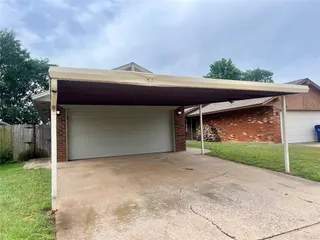 Sold home at 936 W Tesio Way
