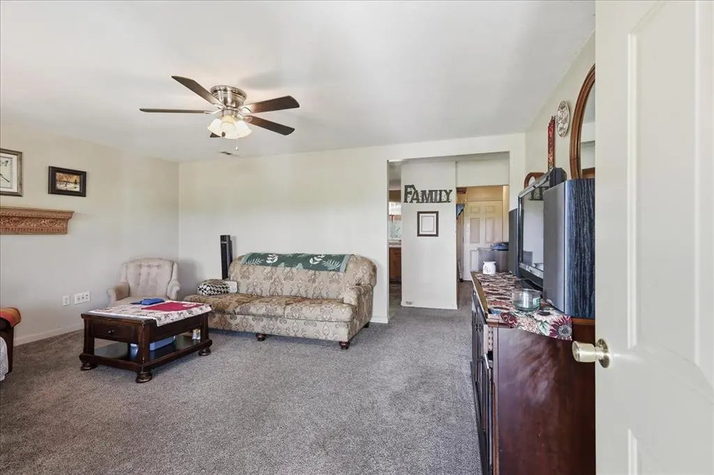 Photo 6 — 424417 Texanna Road, Eufaula, OK 74432