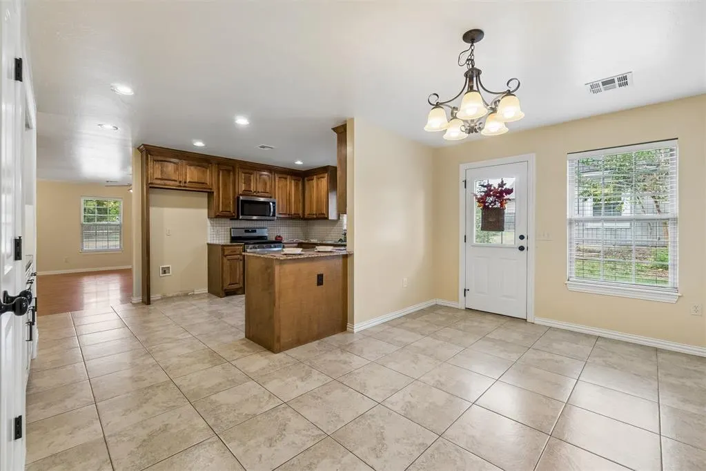 Photo 13 — 313 E Clegern Avenue, Edmond, OK 73034