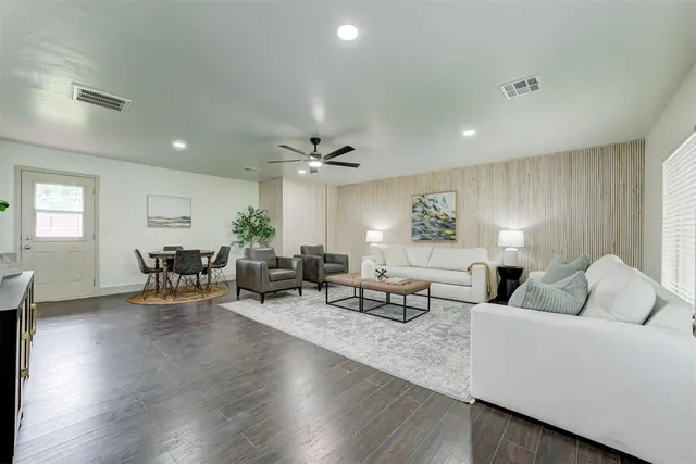 Photo 5 — 511 Highland Hills Drive, Edmond, OK 73034