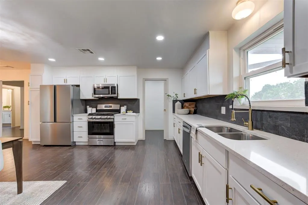 Photo 10 — 511 Highland Hills Drive, Edmond, OK 73034