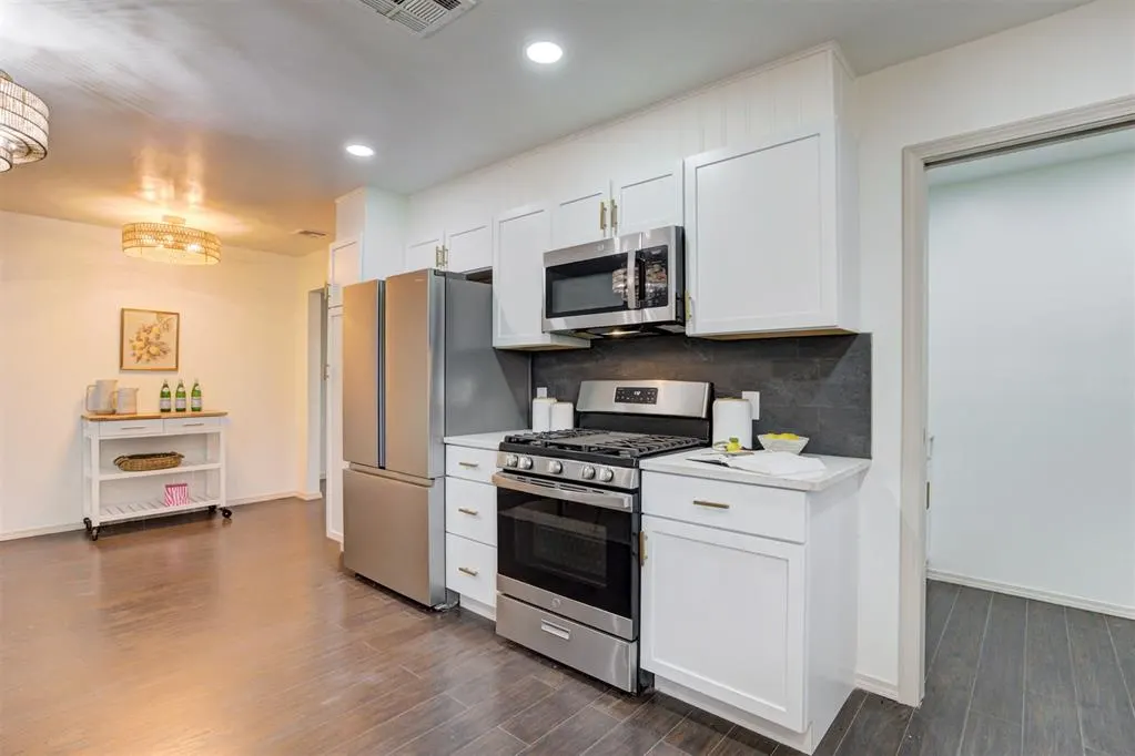 Photo 11 — 511 Highland Hills Drive, Edmond, OK 73034