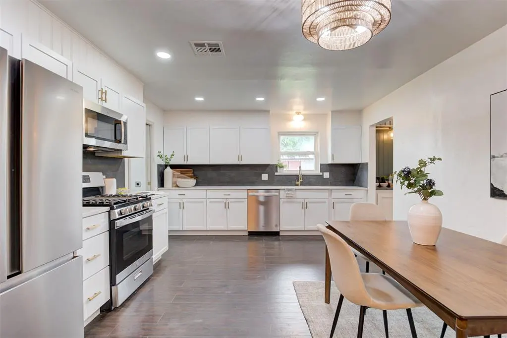 Photo 12 — 511 Highland Hills Drive, Edmond, OK 73034