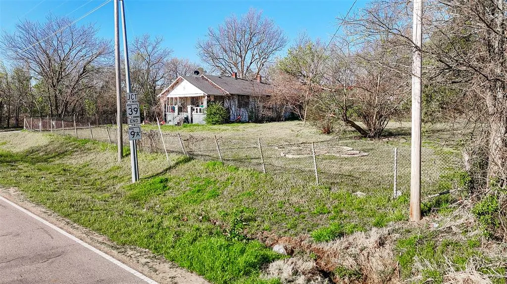 Photo 2 — 501 N West Street, Konawa, OK 74849