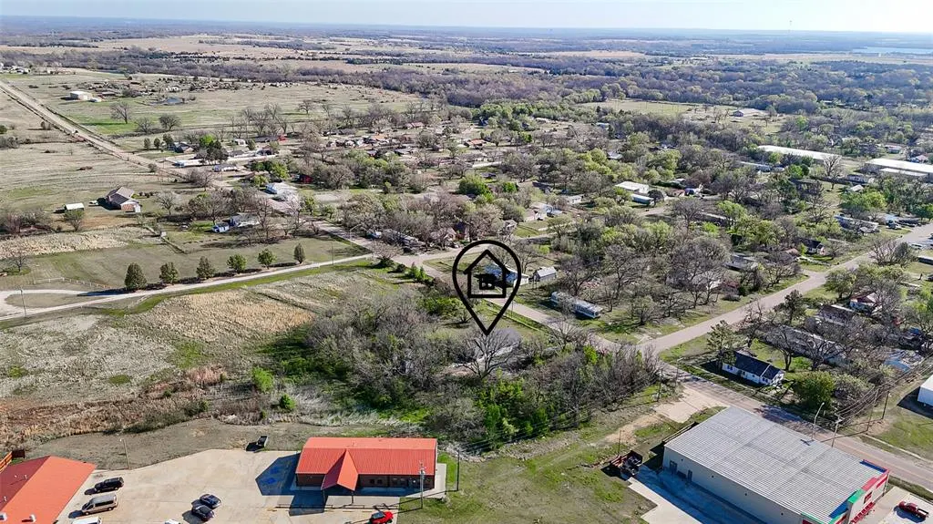 Photo 9 — 501 N West Street, Konawa, OK 74849