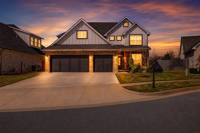 Photo 2 — 4309 Emery Drive, Edmond, OK 73034