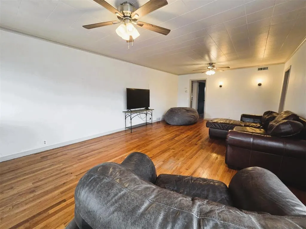 Photo 9 — 523 E Arlington Avenue, Weatherford, OK 73096