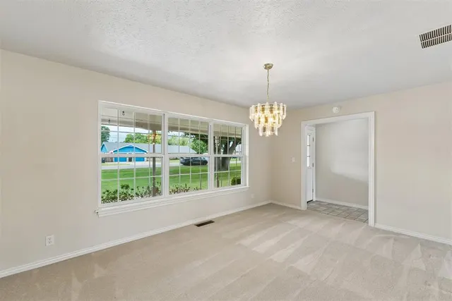 Photo 5 — 920 NW 32nd Street, Moore, OK 73160