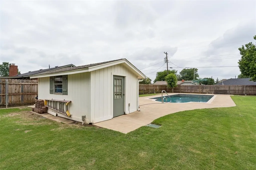 Photo 36 — 920 NW 32nd Street, Moore, OK 73160