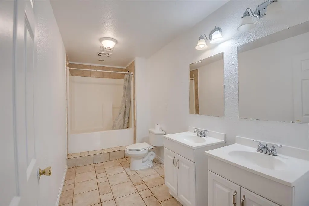 Photo 8 — 331743 E 1020 Road, Harrah, OK 73045
