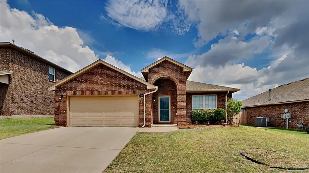 Front exterior — 11305 NW 94th Street, Yukon, OK 73099