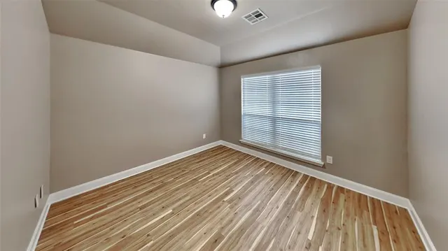 Photo 5 — 11305 NW 94th Street, Yukon, OK 73099