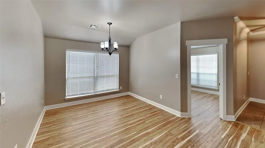 Photo 6 — 11305 NW 94th Street, Yukon, OK 73099
