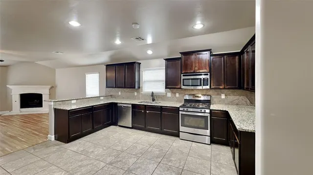 Photo 7 — 11305 NW 94th Street, Yukon, OK 73099