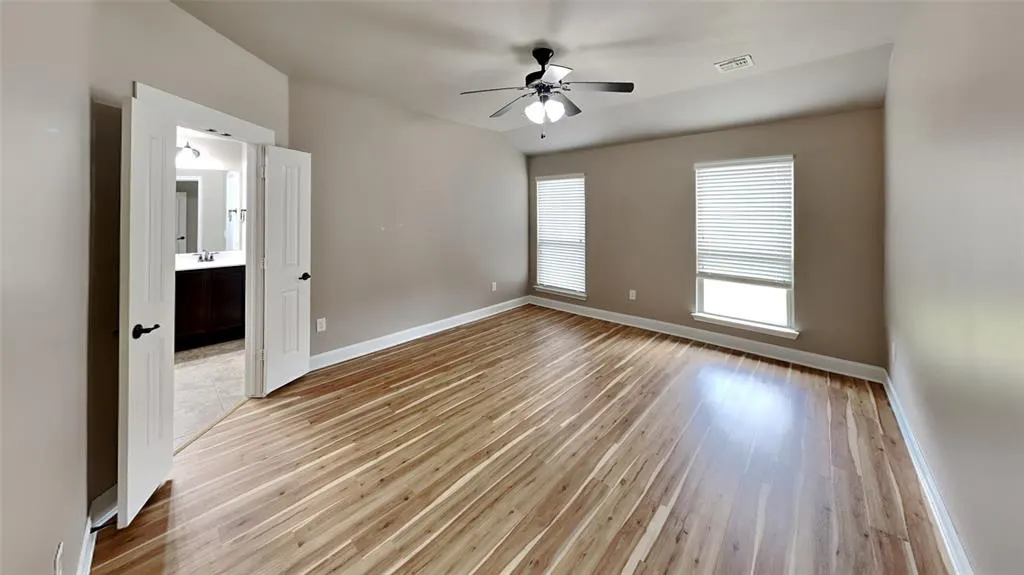 Photo 12 — 11305 NW 94th Street, Yukon, OK 73099