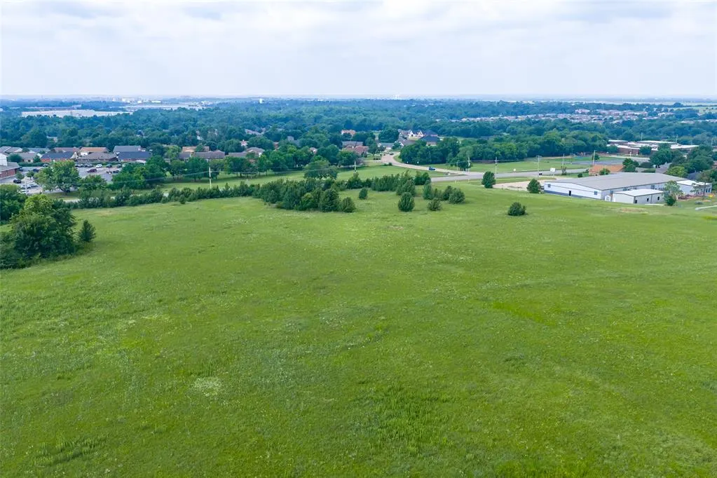Photo 5 — 122 E Richmond Road, Stillwater, OK 74075