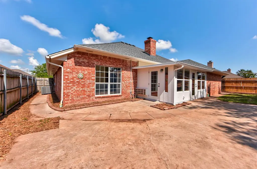 Photo 49 — 9216 Lakecrest Drive, Oklahoma City, OK 73159