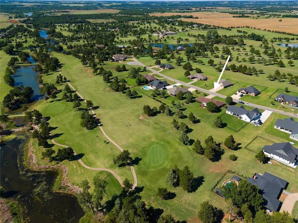 Photo 2 — 1725 Cedar Valley Manor, Guthrie, OK 73044