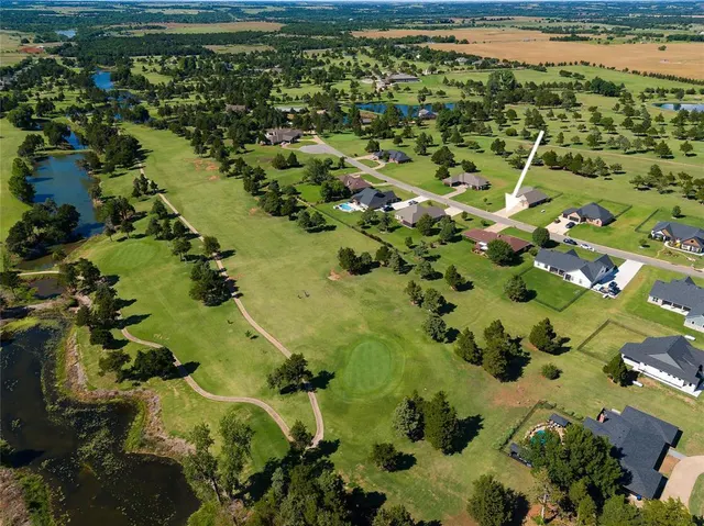 Photo 2 — 1725 Cedar Valley Manor, Guthrie, OK 73044