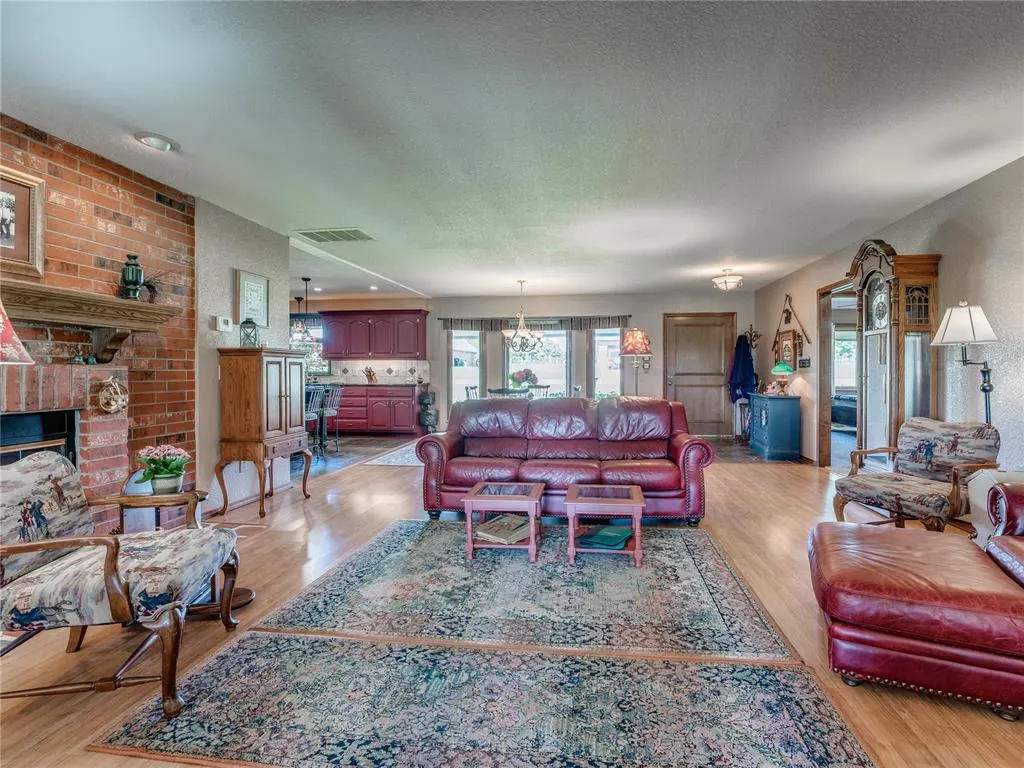 Photo 10 — 1725 Cedar Valley Manor, Guthrie, OK 73044