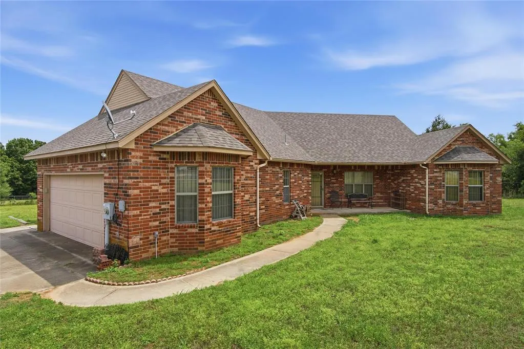 Photo 2 — 4824 Richardson Avenue, Spencer, OK 73084