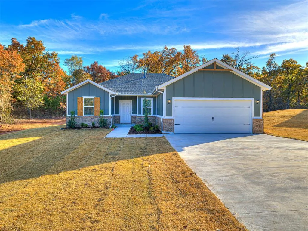 Front exterior — 884 Stella Trail, Guthrie, OK 73044